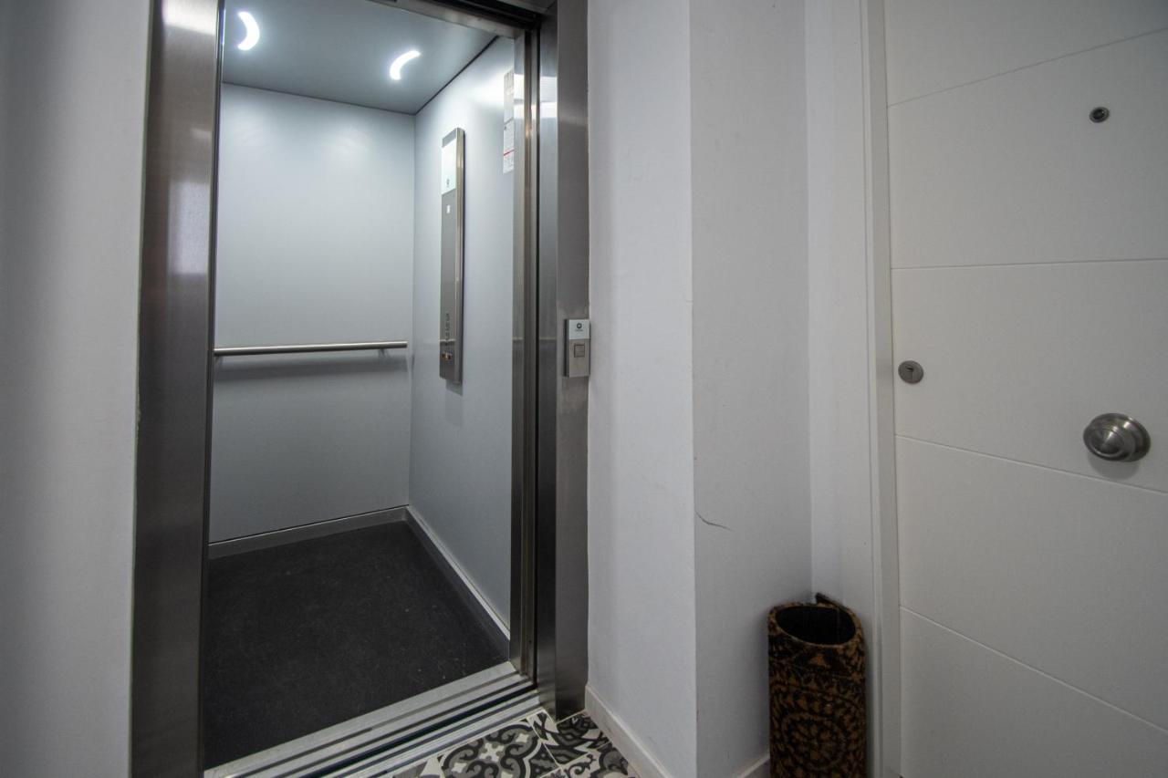 Apartamento Los Claveles - La Caleta Apartment Cadiz Ngoại thất bức ảnh
